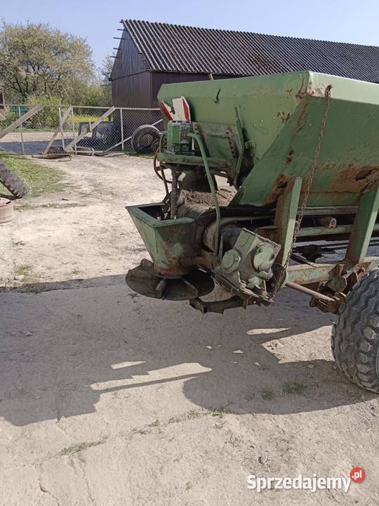 SPRZEDAM rozrzutnik do wapna Kozice Dolne-Kolonia