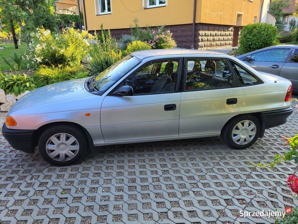 Opel Astrastan kolekcjonerskimały przebieg