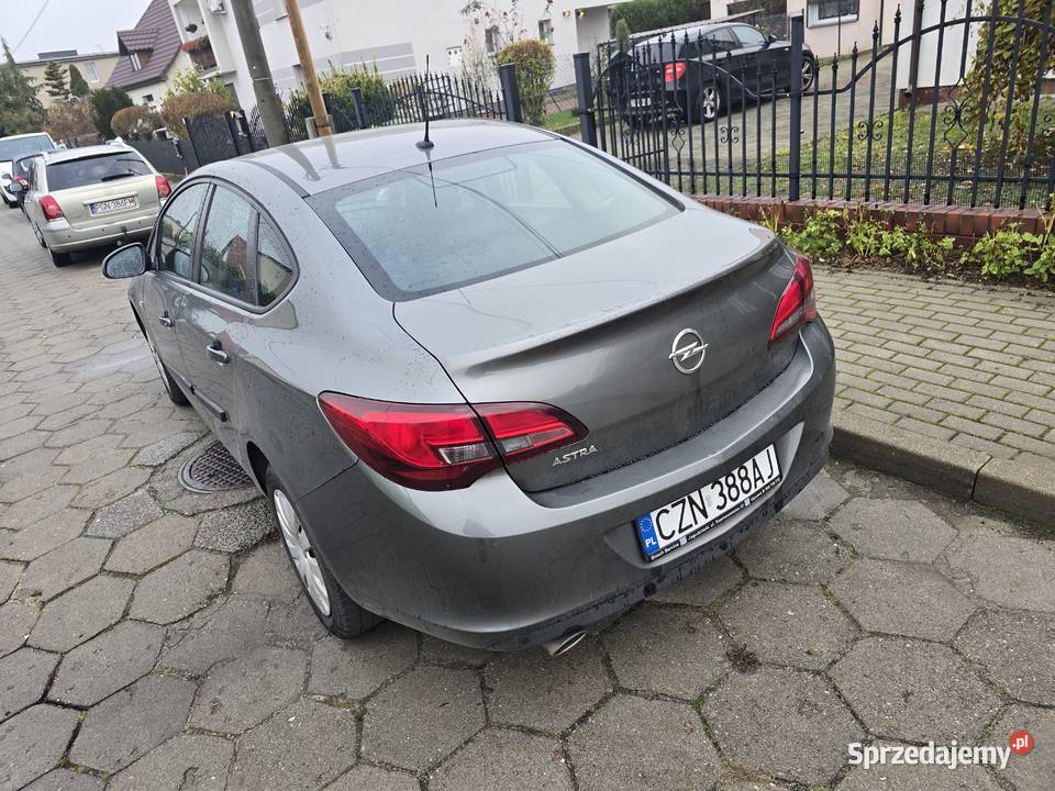 Sprzedam Opel Astra J 14 turbo gniazdo AUX Astra Żnin