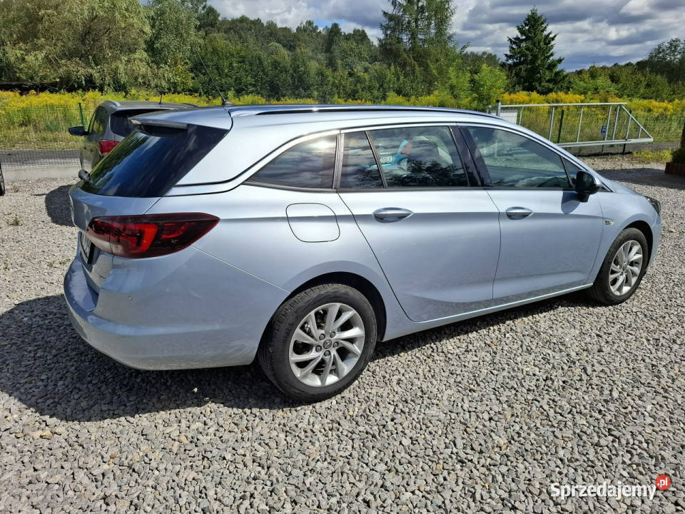 Opel Astra Astra Sports Tourer Zadbana mały światła LED Dulowa