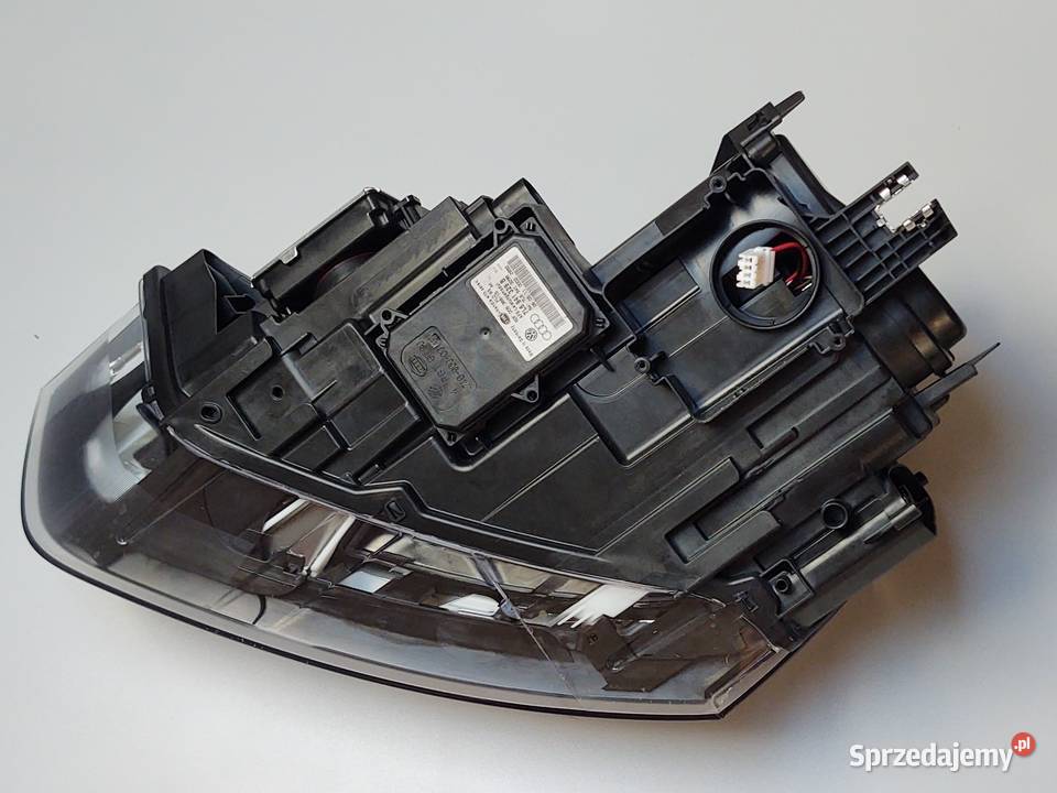 Lampa Prawa Przód BI Xenon Skrętna LED Audi Q3 Wschowa