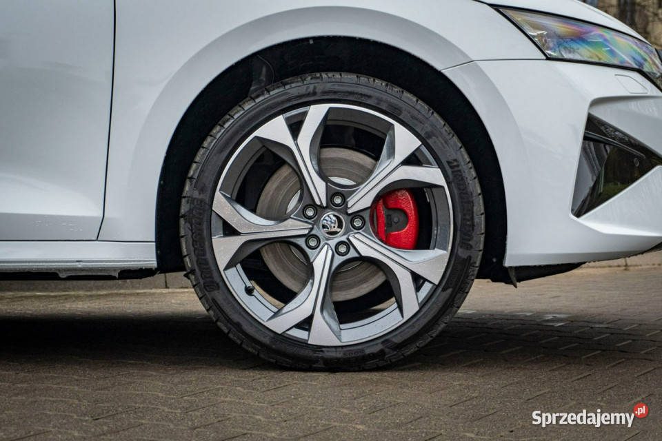 koda Octavia Combi RS 20 TSI 265 DSG Dostępna wielofunkcyjna kierownica Łódź