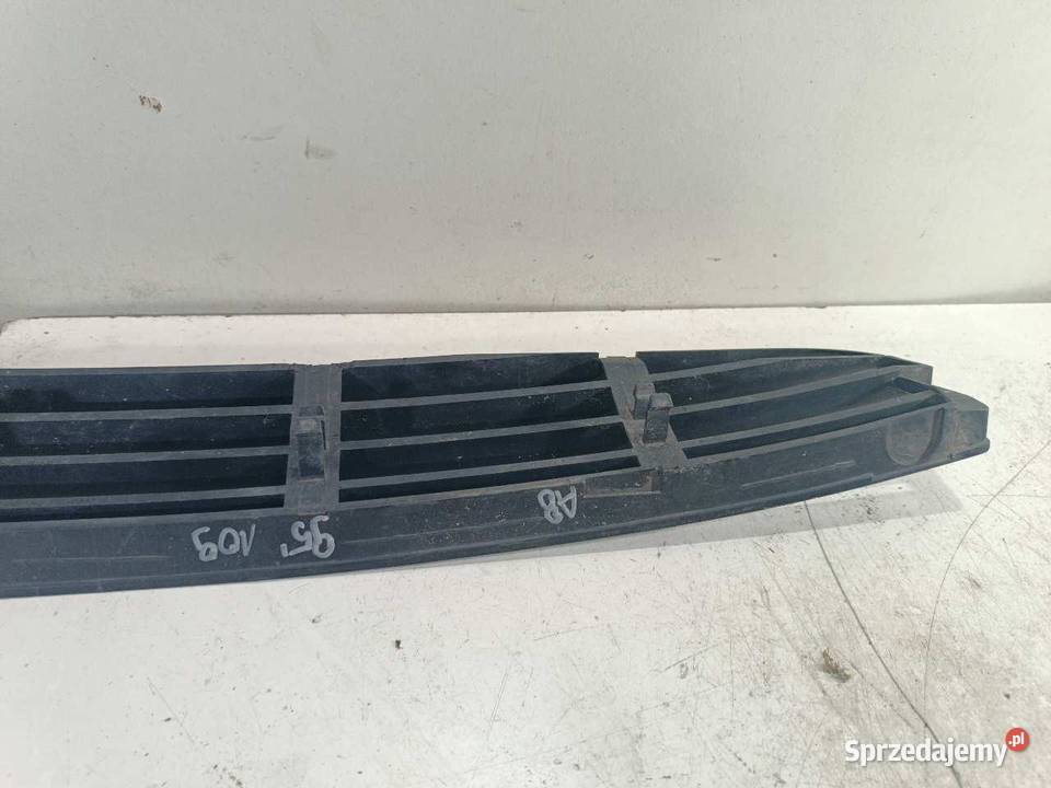 KRATKA ZDERZAKA PRZÓD AUDI A8 D2 4D0854687 osobowe sprzedam