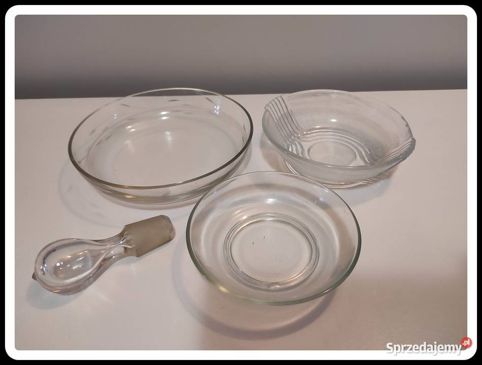 Trzy szklane miseczki niewielkie korek karafki Akcesoria kuchenne Płońsk