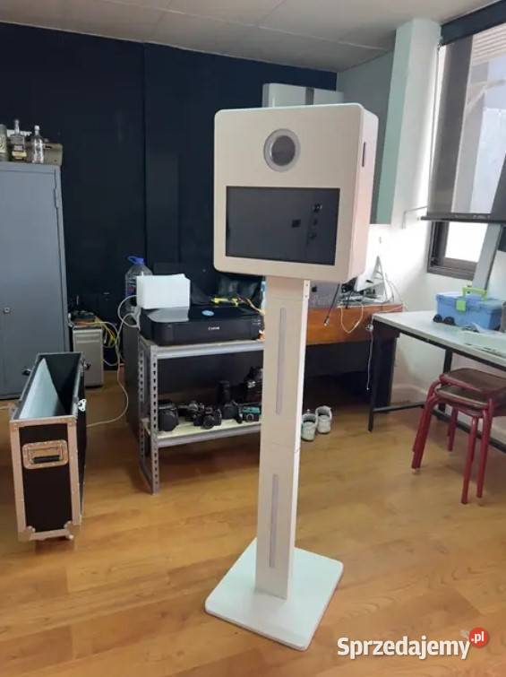 Fotobudka ekran 156 cala NOWA wbudowany komputer Krosno sprzedam