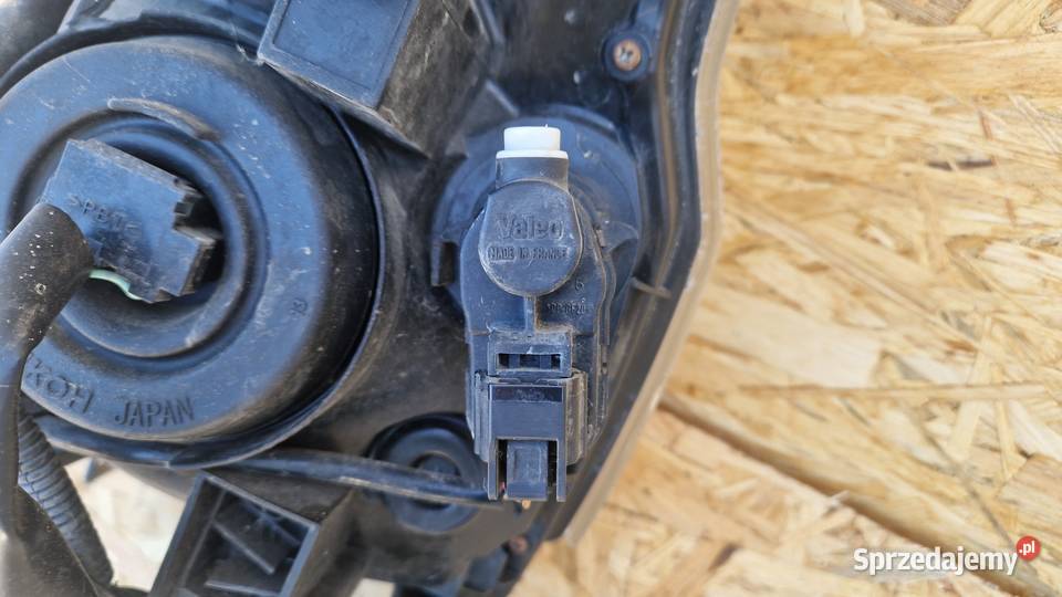 NISSAN XTRAIL LAMPA PRZÓD PRZEDNIA PRAWA EUROPA Słowikowo sprzedam