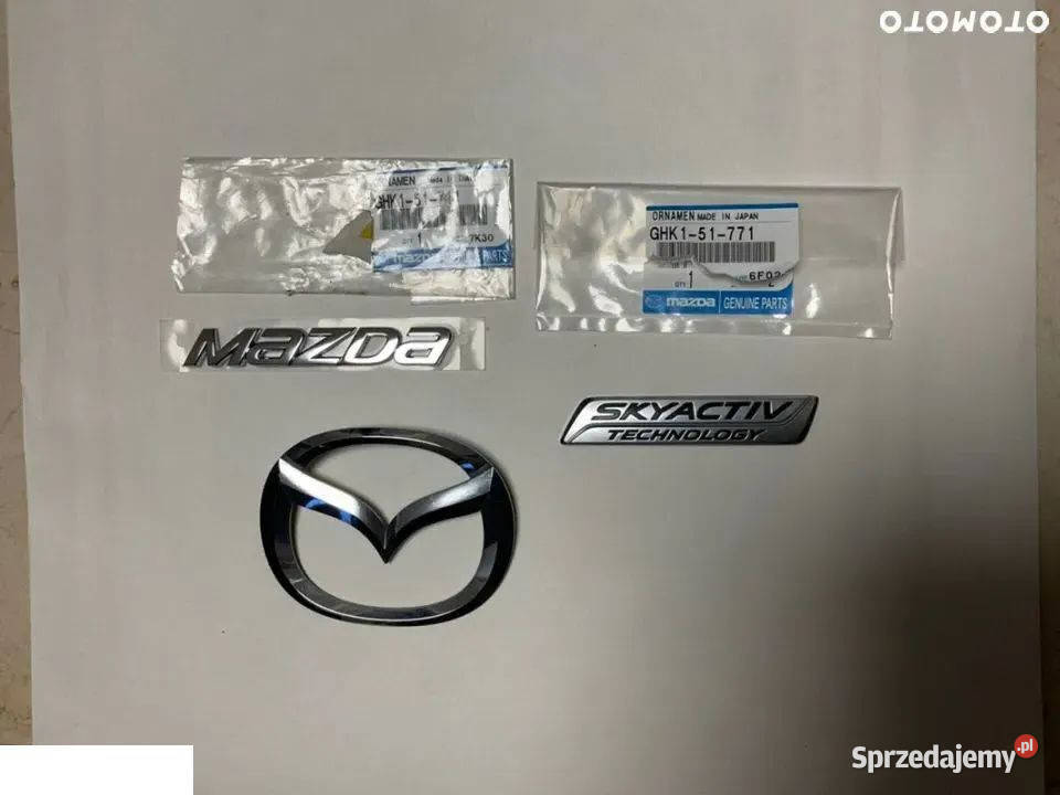 Mazda logo znaczek GHK151771 napis