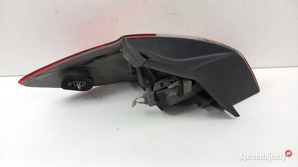 RENAULT MEGANE III HB LAMPA TYŁ PRAWA Zbierkowo