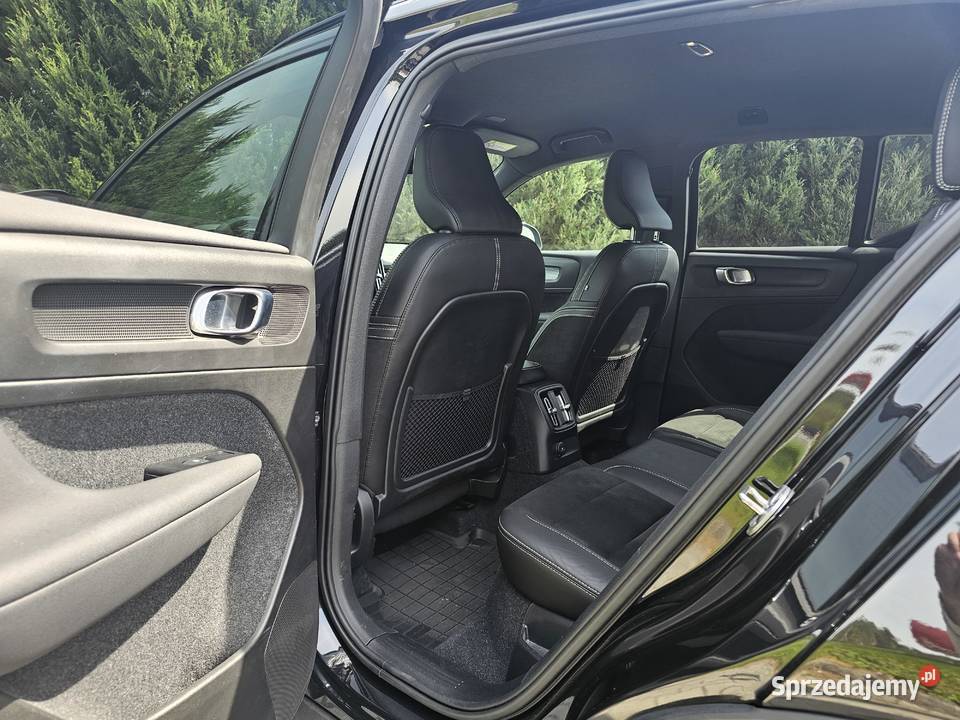 Volvo xc 40 2022r 15 plugin 211 koni wersja XC 40