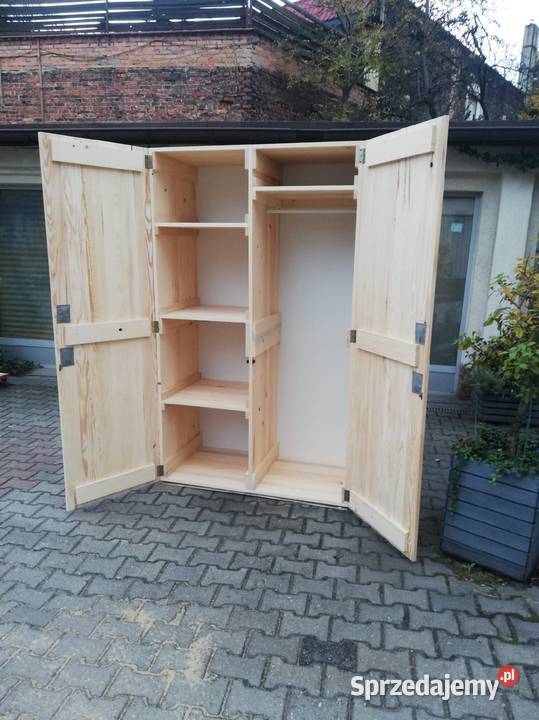 drewniane meble ogrodowe na wzór palet