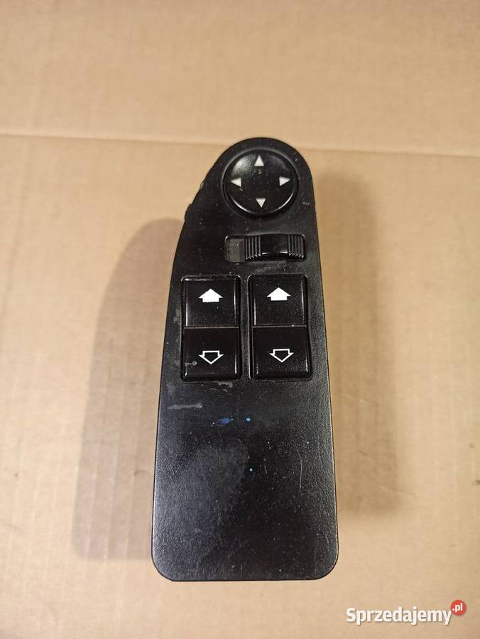 Przełącznik szyb Lewy przód BMW E39 8368967
