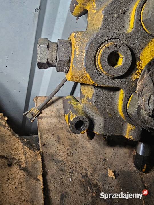 3sekcyjny rozdzielacz hydrauliczny JCB 410 412 pomorskie Gdynia