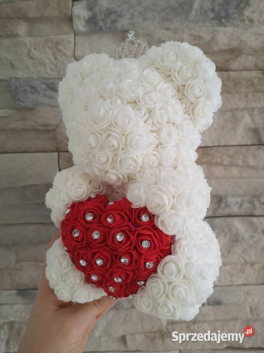 Miś z róż piankowych z diamentowym sercem wys25