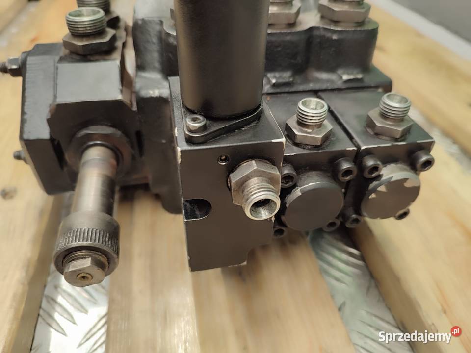 Rozdzielacz hydrauliczny 200071943013 BUCHER Wilkowo
