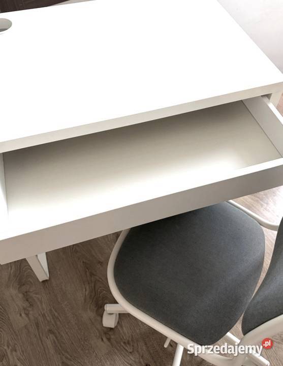 Fajne zgrabne biurko Ikea Micke krzesło do Kraków