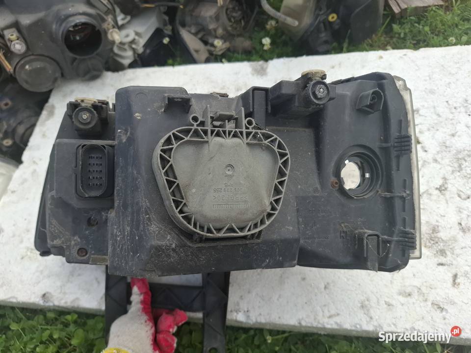Lampa Prawa Przód Volkswagen T5 osobowe Wisznice