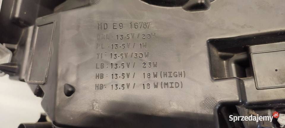 VOLVO XC40 LAMPA LEWY PRZÓD RHD ANGLIK 31655984