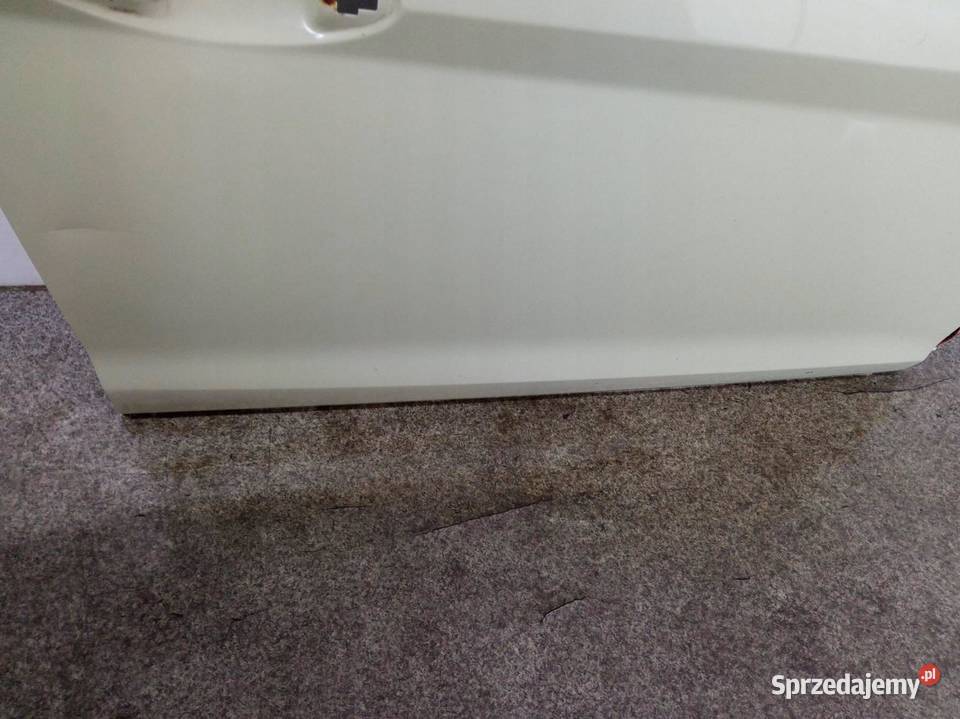 DRZWI PRAWE PRZÓD 49 LEKKO USZKODZONE Ford sprzedam