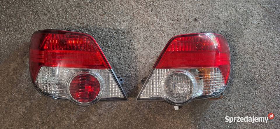 Tylne lampy subaru impreza gd kombi 2003r