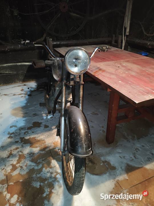 Motocykl stary skladak