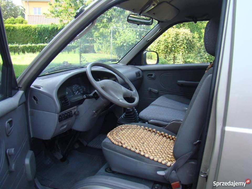 Kia Pregio 27 D 2 5 pasażeróww pierwszy 1600kg Kia Biała