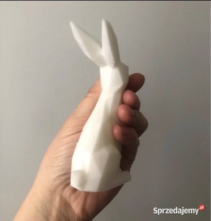 Biały zajączek na Wielkanoc