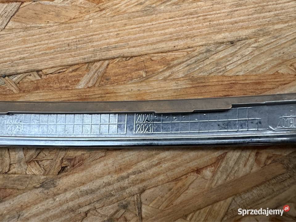Chrom listwa zderzaka tył prawy rh Volvo XC60 II Rok produkcji 2020