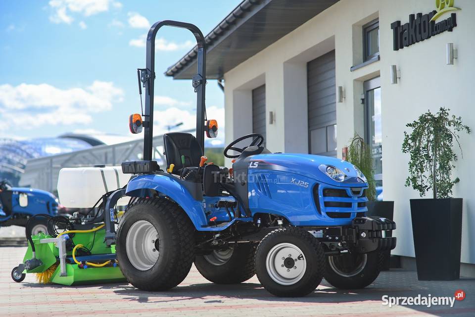 LS Tractor XJ25 MEC 4x4 244 TURF Zamiatarka 120 LS Tractor Tajęcina sprzedam