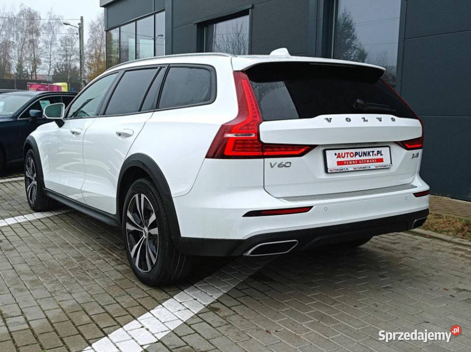 Volvo V60 Cross Country 2022r FV23 Full LED automatyczna