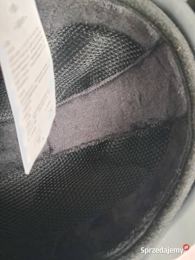 nowy kask narciarskisnowbordowy ma delikatne Sporty zimowe Sandomierz