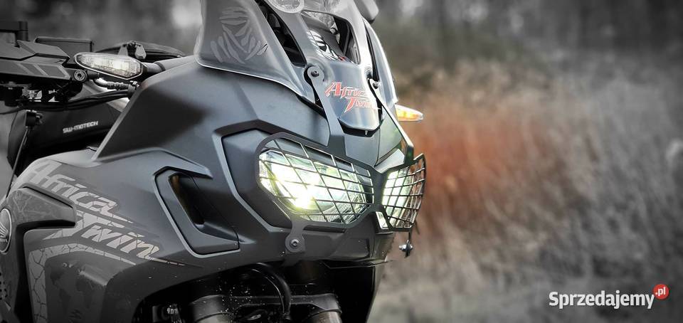Lamp Cower CRF 1000 2015 2019 Elementy nadwozia Mielec sprzedam