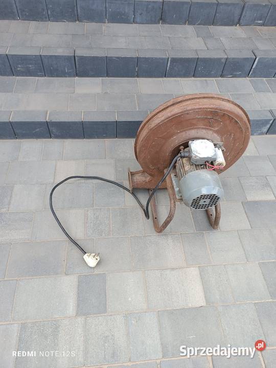 Sprzedam dmuchawe do powietrza 037 kw 230v 1410 Rolnictwo