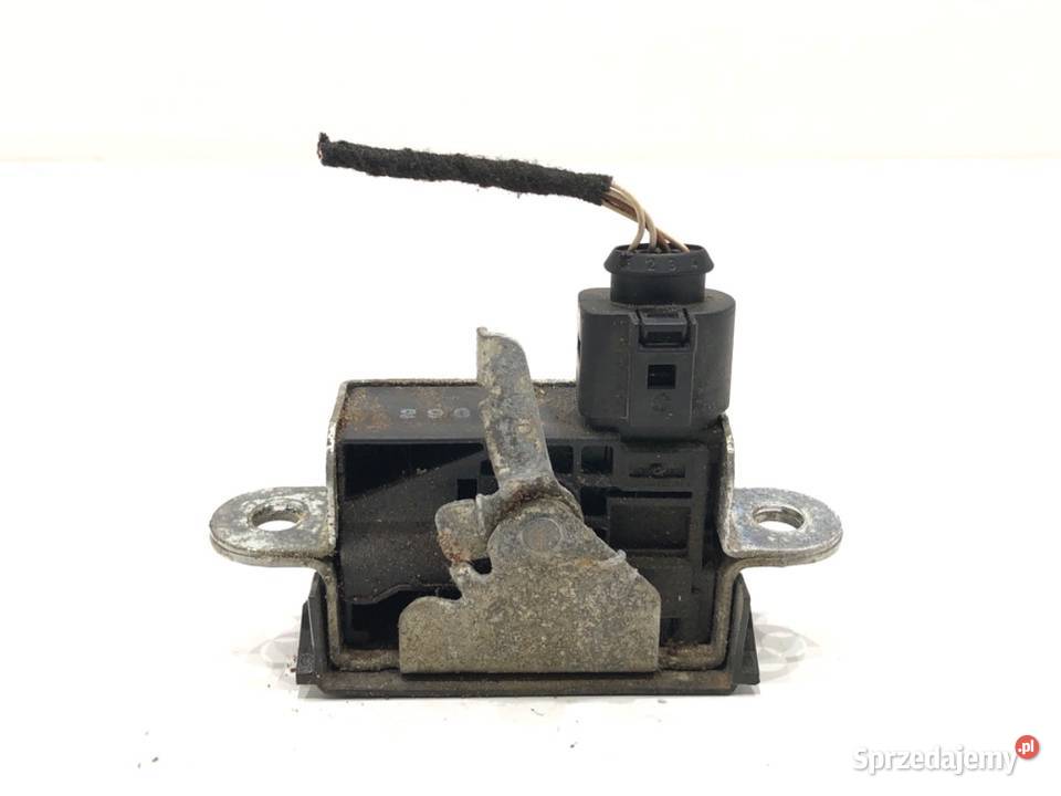 ZAMEK KLAPY TYŁ VW GOLF V Hatchback 1K6827505B osobowe