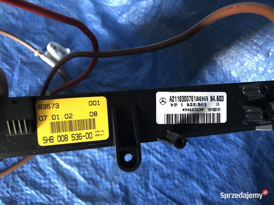 MERCEDES W211 A2118300761 NAGRZEWNICA osobowe