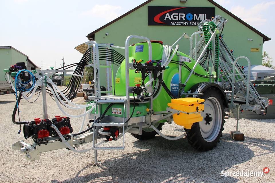 Opryskiwacz zaczepiany przyczepiany hydrauliczny Rogóźno