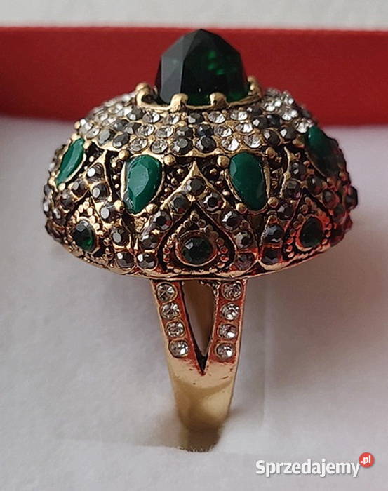 Pierścień okrągły szmaragdowy w kolorze złota Radom