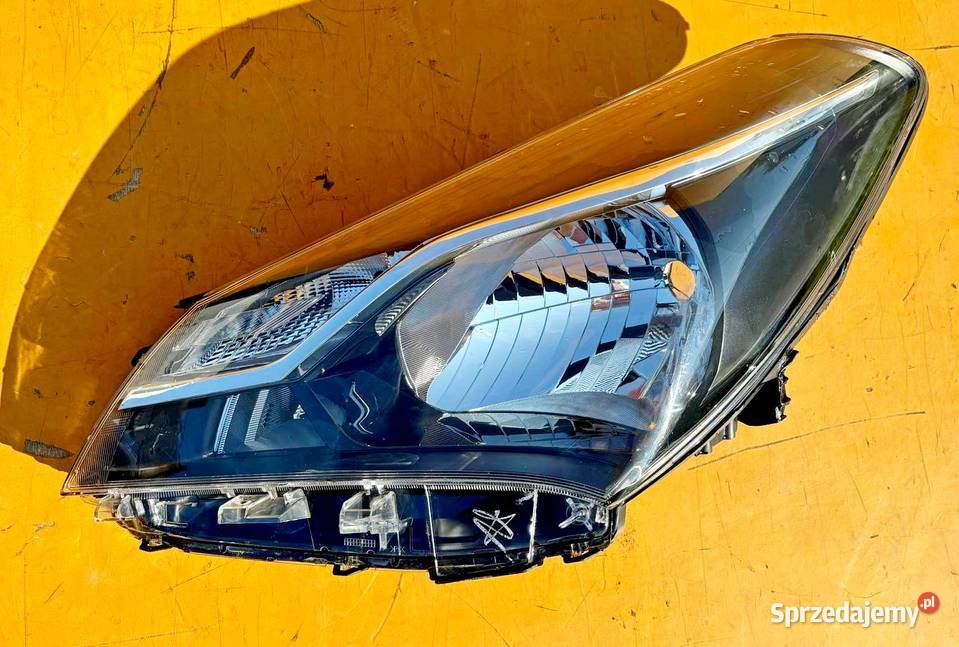 LAMPA PRZÓD LEWA TOYOTA YARIS 3 III 1417 Radom