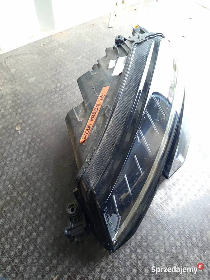 Reflektor lewy SKODA KAROQ orginal Lampy przednie Rzeszów sprzedam