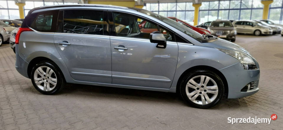 Peugeot 5008 opis W podanej roczna gwarancja I automatyczna