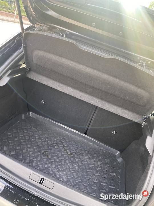 Peugeot 208 II 12 PureTech 75 2021 manual czarny nieuszkodzony Stopnica