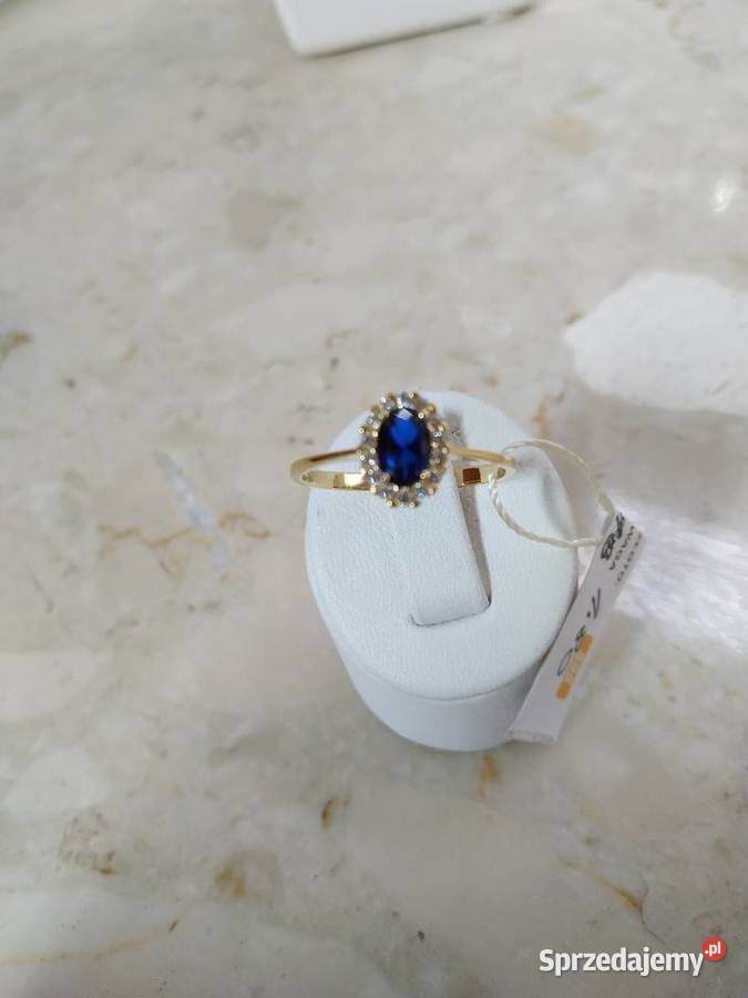 Złoty Nowy pierścionek z oczkiem koloru szafir i Wałcz