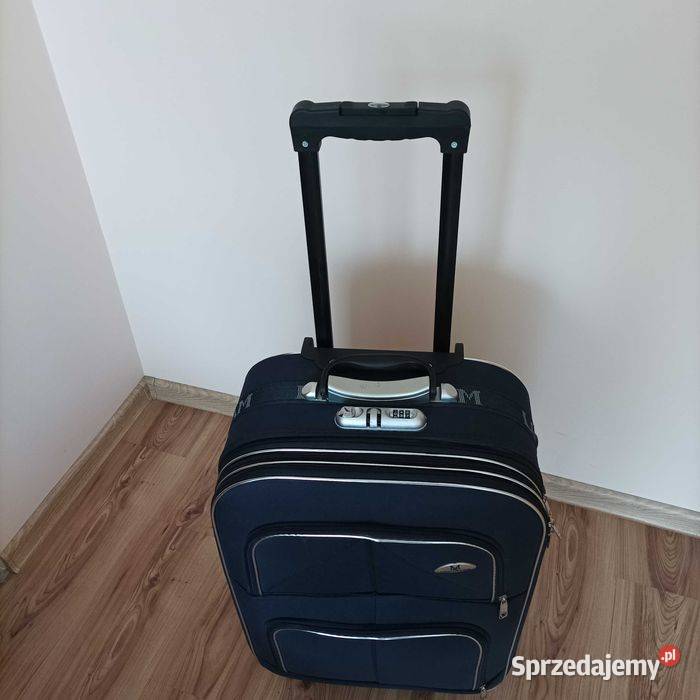 Walizka podróżna na kółkach Torby, plecaki i walizki Stronie Śląskie