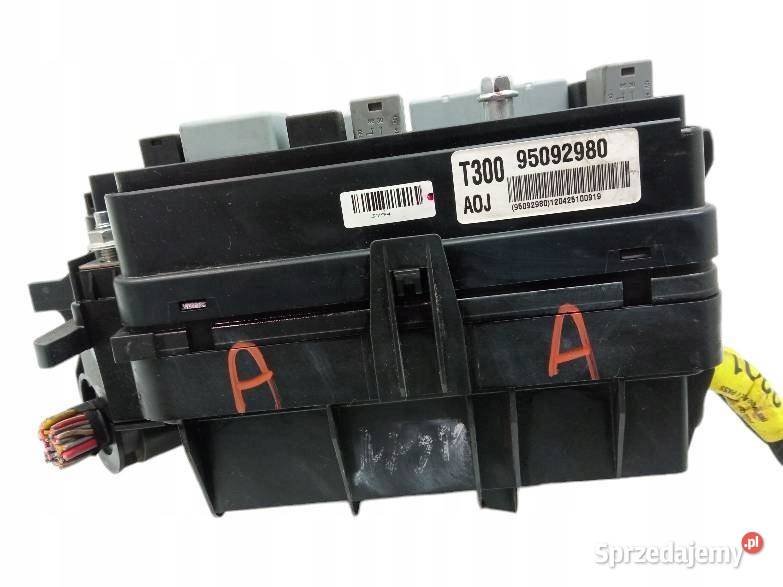 SKRZYNKA BEZPIECZNIKÓW ZESTAW 95092980 2B0Z4010F świętokrzyskie