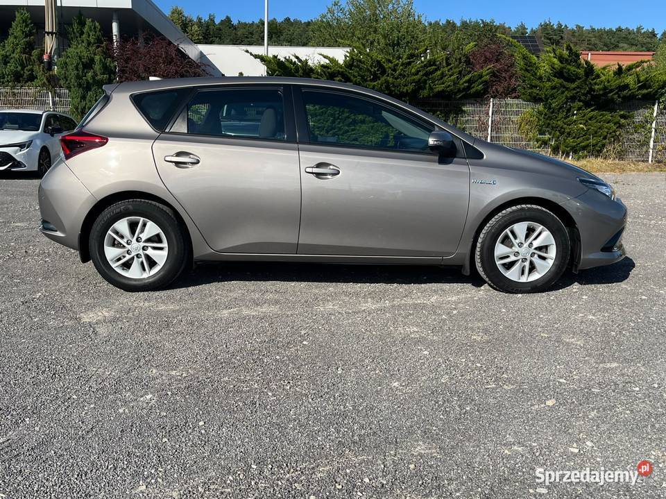 Toyota Auris Hybrid gniazdo AUX Kielce