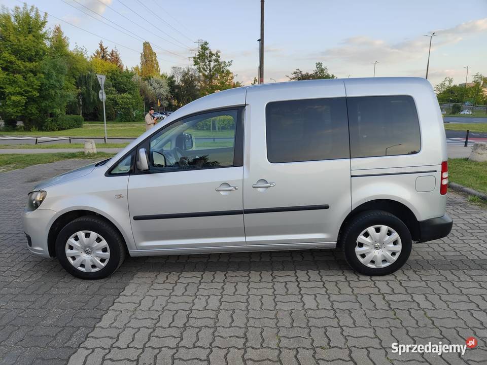 Syndyk sprzeda Volkswagen Caddy 16 TDI 2012r Orońsko