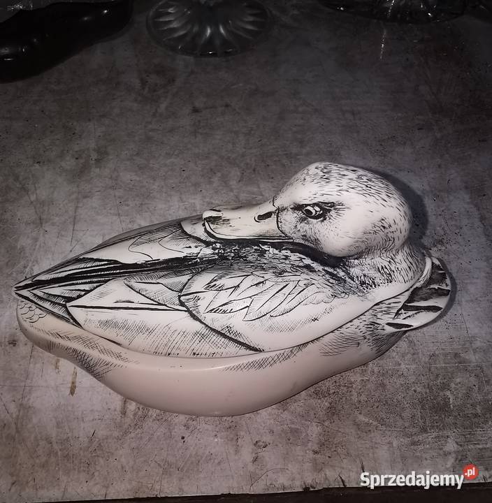 Ładna figurka kaczuszki wielkopolskie Nowy Tomyśl sprzedam