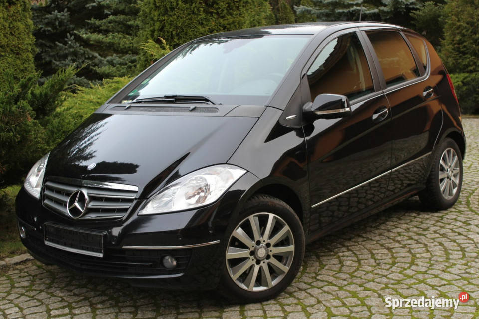 Mercedes A 180 W169 17 Benzyna 115 Automat 144 światła przeciwmgielne