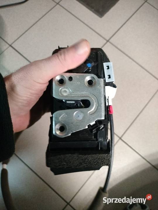 NISSAN QASHQAI 2 II J11 ZAMEK DRZWI LEWY tył 3 Turek sprzedam