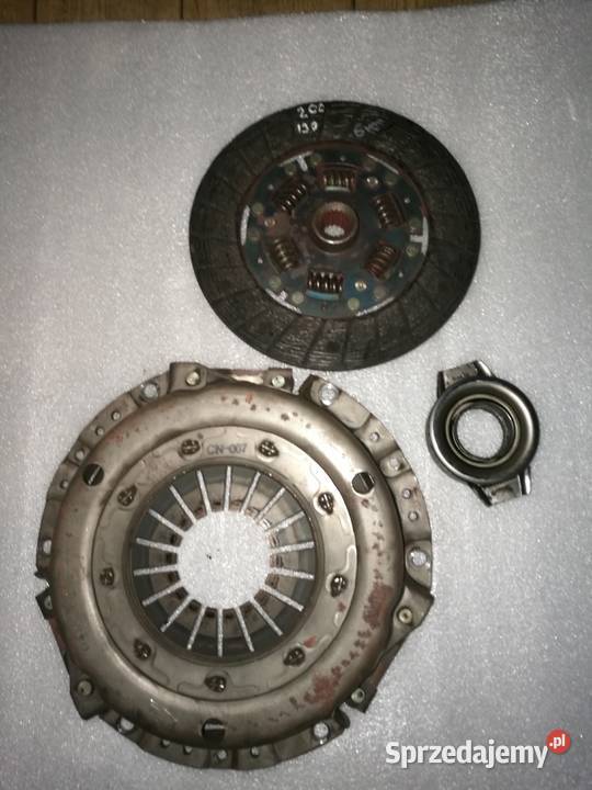 Nissan Primera P10 amortyzatory sprzeglo klocki amortyzatory Starachowice