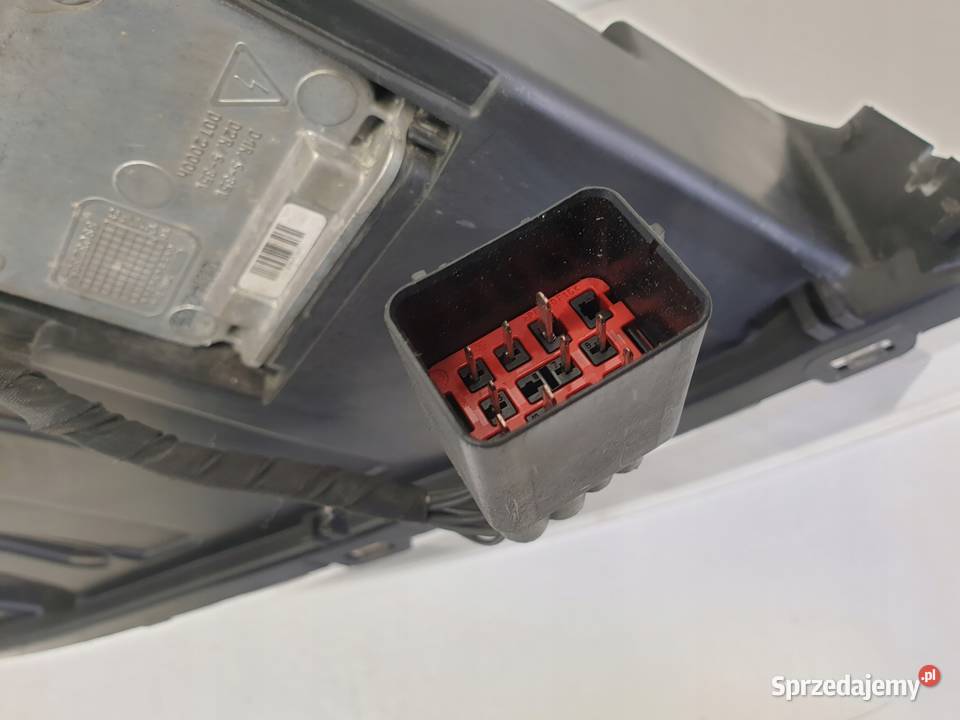 LAMPA LEWA PRZEDNIA VOLVO XC60 I 1 XENON SKRĘTNY osobowe Części samochodowe lubelskie